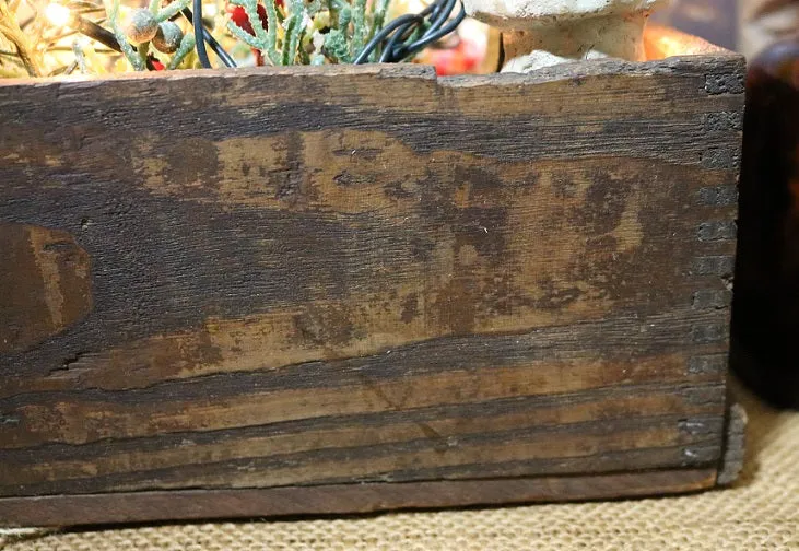 Belsnickle Santa Dovetailed Box Greens Lights Up