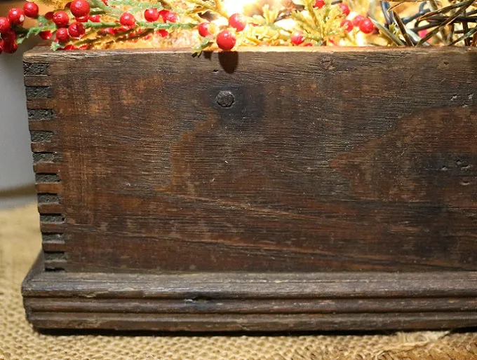 Belsnickle Santa Dovetailed Box Greens Lights Up