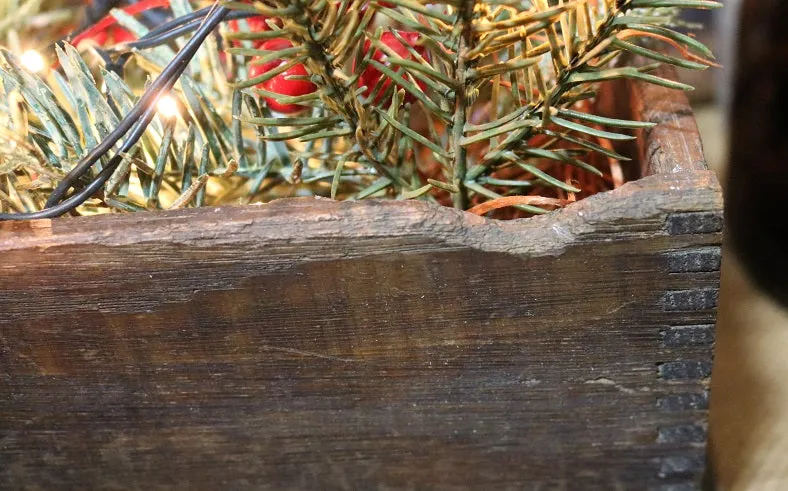 Belsnickle Santa Dovetailed Box Greens Lights Up