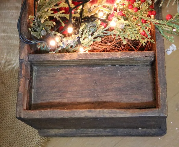 Belsnickle Santa Dovetailed Box Greens Lights Up