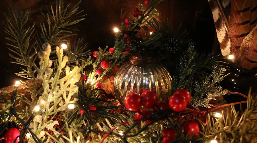 Belsnickle Santa Dovetailed Box Greens Lights Up