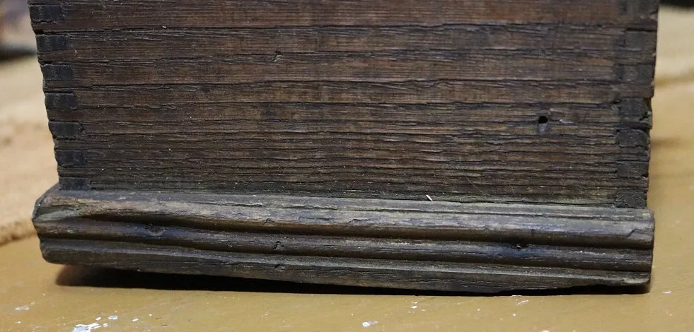 Belsnickle Santa Dovetailed Box Greens Lights Up