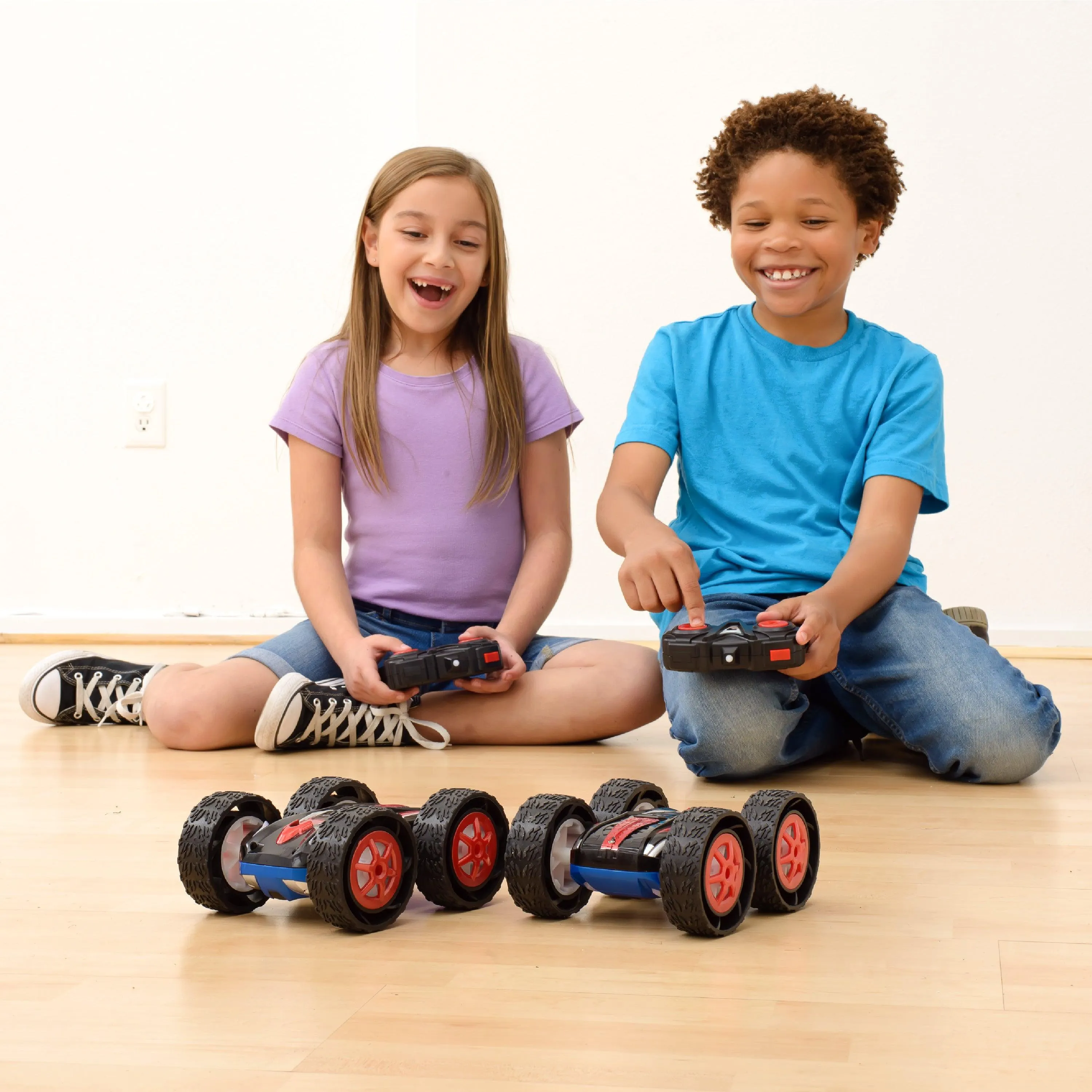 Cyclone Double Sided Flipping RC Car