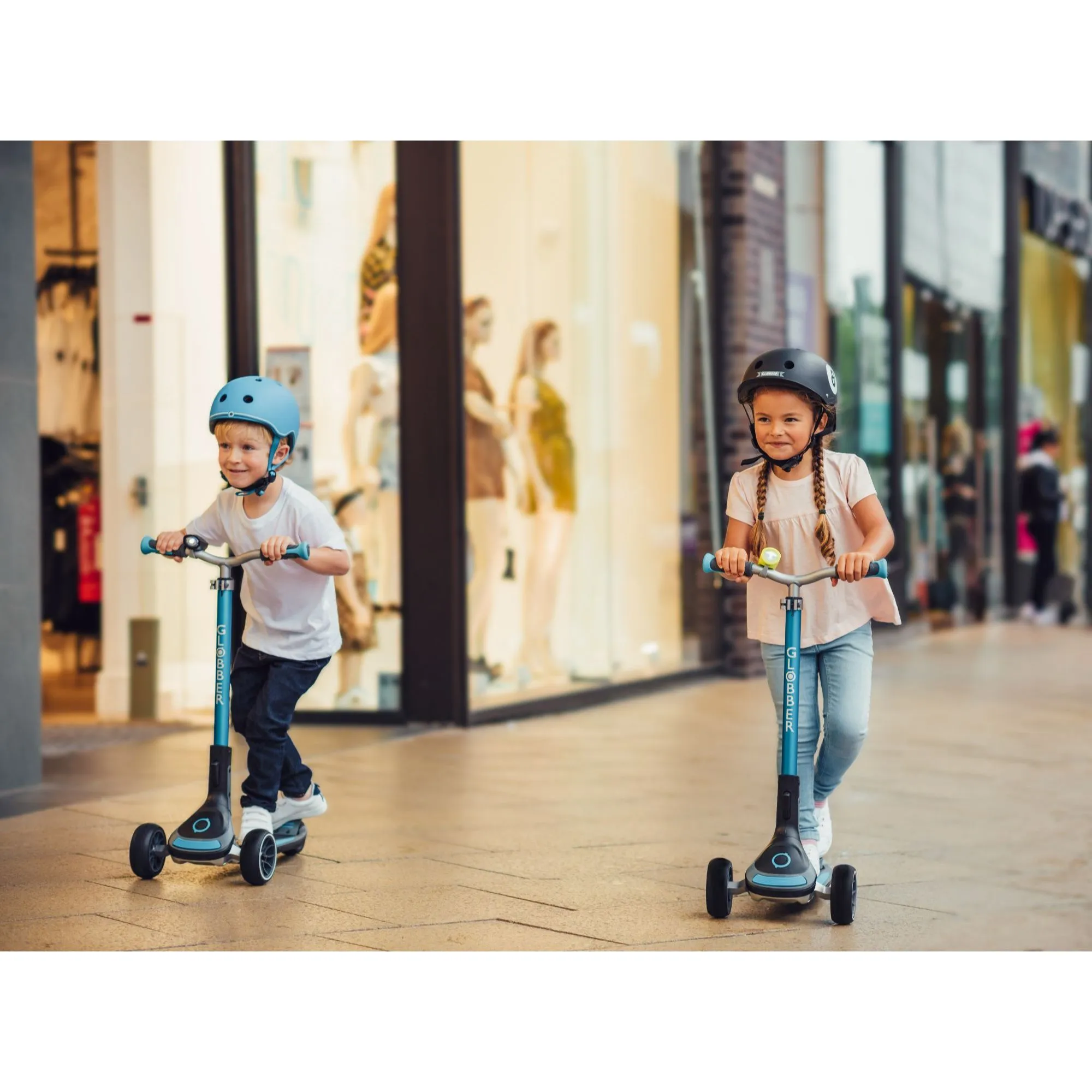 Globber Ultimum Lights Scooter - Sky Blue (5y )