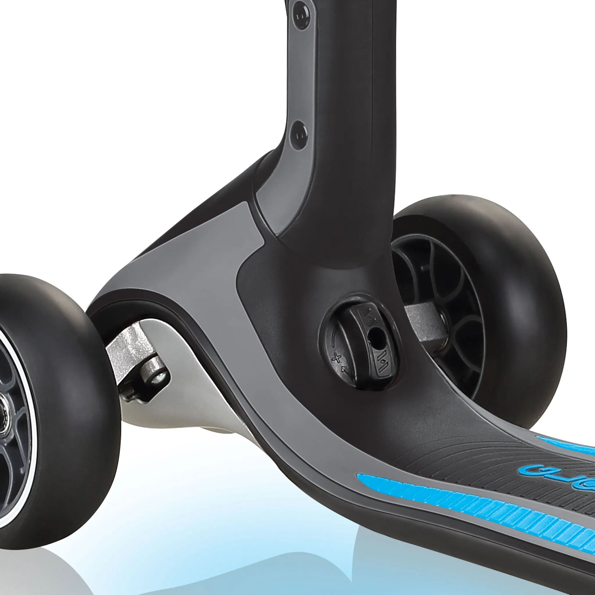 Globber Ultimum Lights Scooter - Sky Blue (5y )